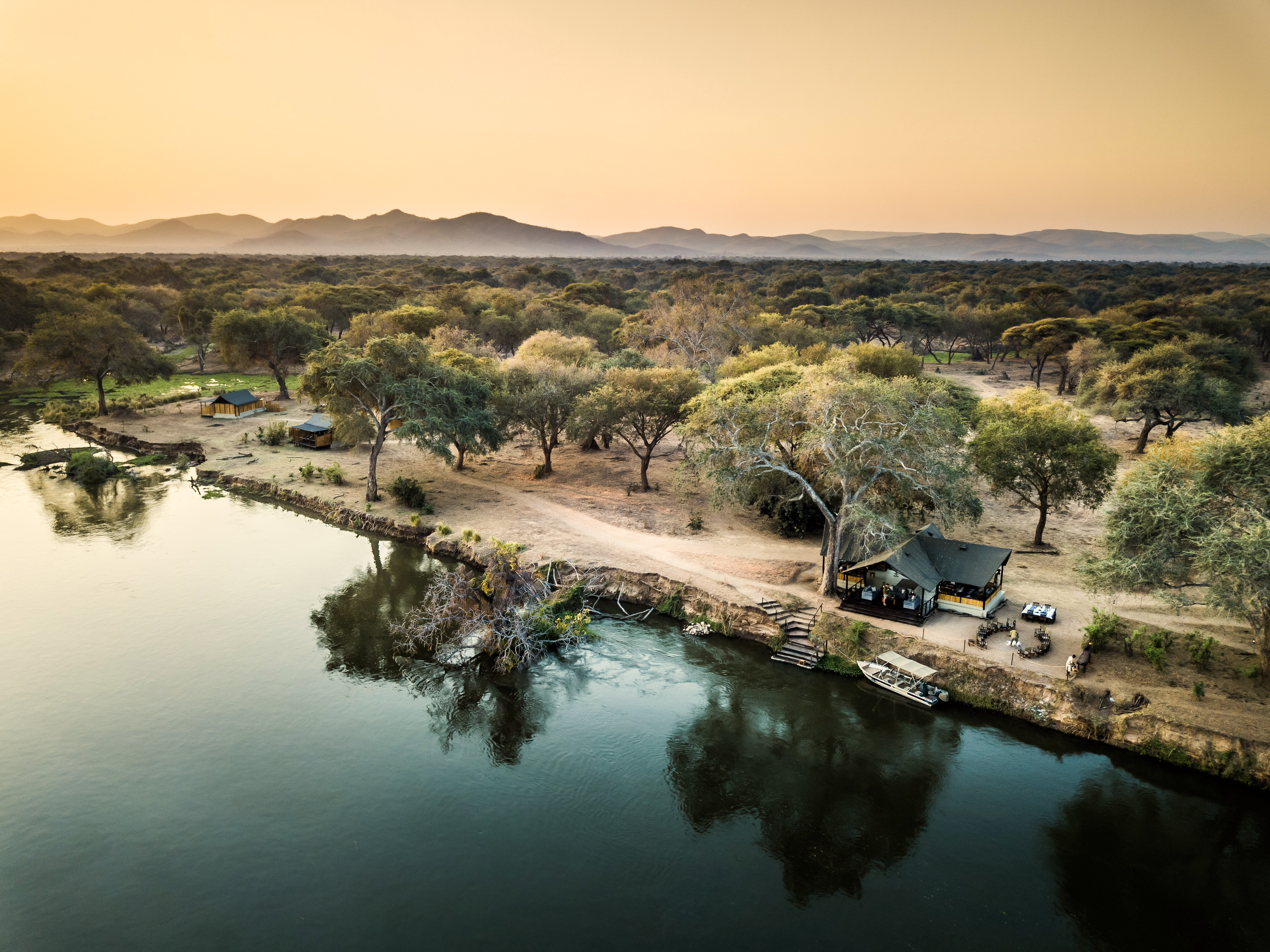 Old Mondoro - your safari paradise in Zambia